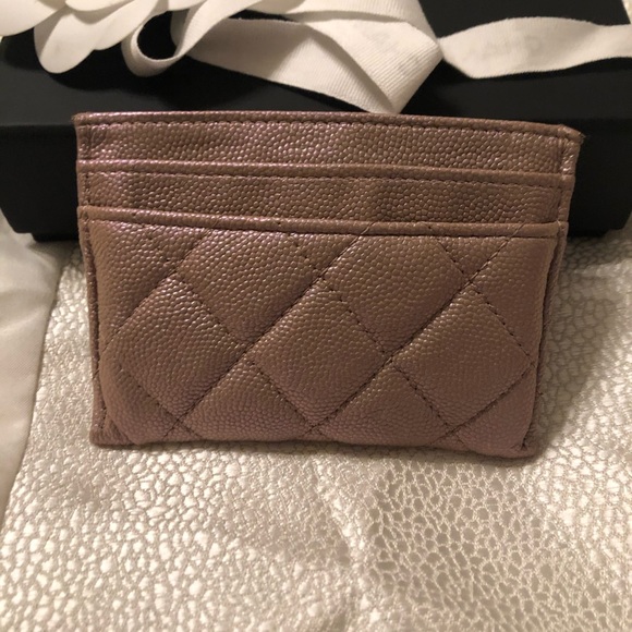 CHANEL Iridescent Caviar Quilted Card Holder used - Picture 2 of 7
